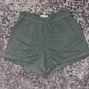 OLIVE SHORTS